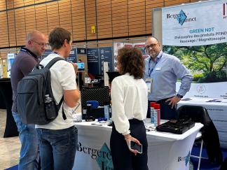 Besucher am PFINDER Stand 2